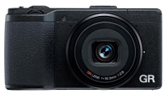 RICOH GR 　APS-C　 少ないショット数 リコーGRには現在のボディサイズでフルサイズセンサーを搭載可能だが