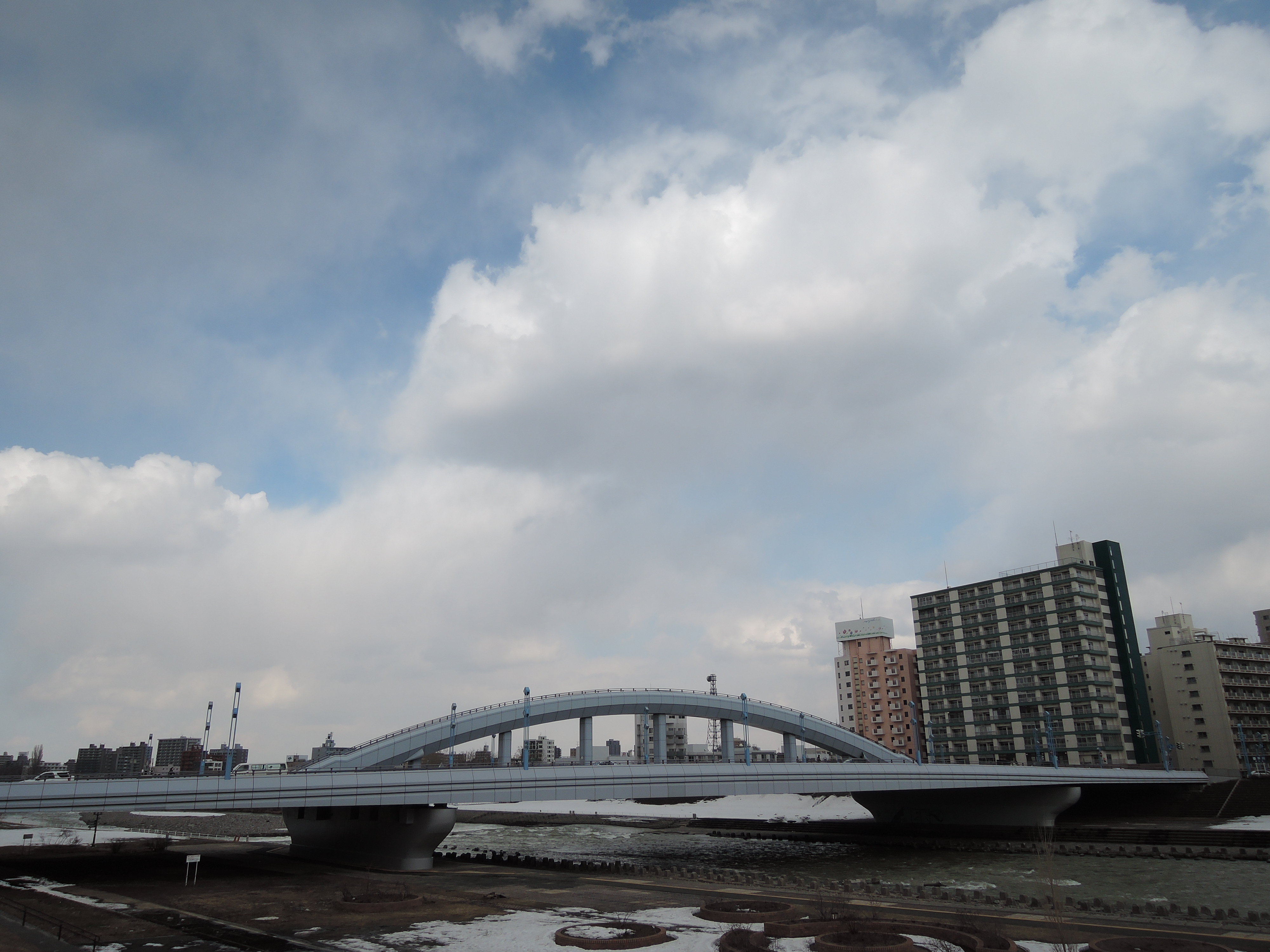 オリジナルのJPEG。COOLPIX P330 / 4,000×3,000 / プログラムAE / 1/1,250秒 / F3.5 / 0EV / ISO80 / WB：AUTO1 / 5.1mm（24mm相当）