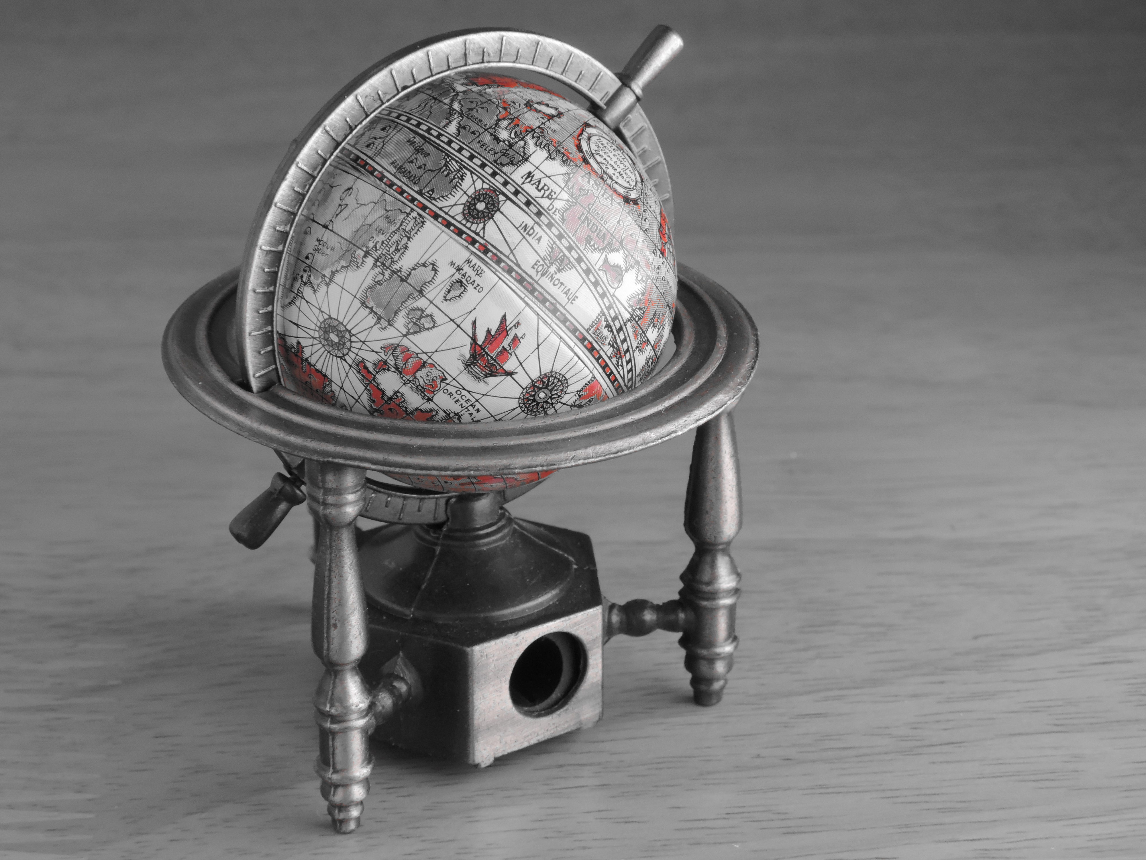 フィルター効果：セレクトカラー（赤色を残す）