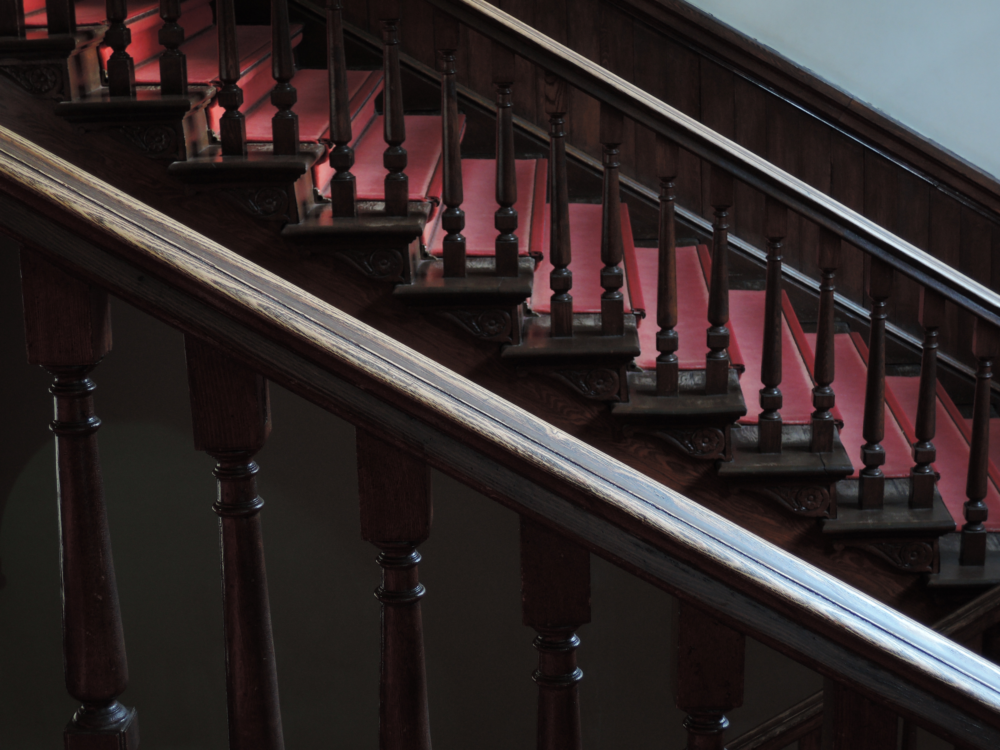 手ブレ補正機能はなかなか強力で、シャッター速度3〜4段ぐらいの補正効果がありそうに感じた。COOLPIX P330 / 4,000×3,000 / 絞り優先AE / 1/20秒 / F3.7 / -1.3EV / ISO200 / WB：AUTO1 / 12.8mm（60mm相当）