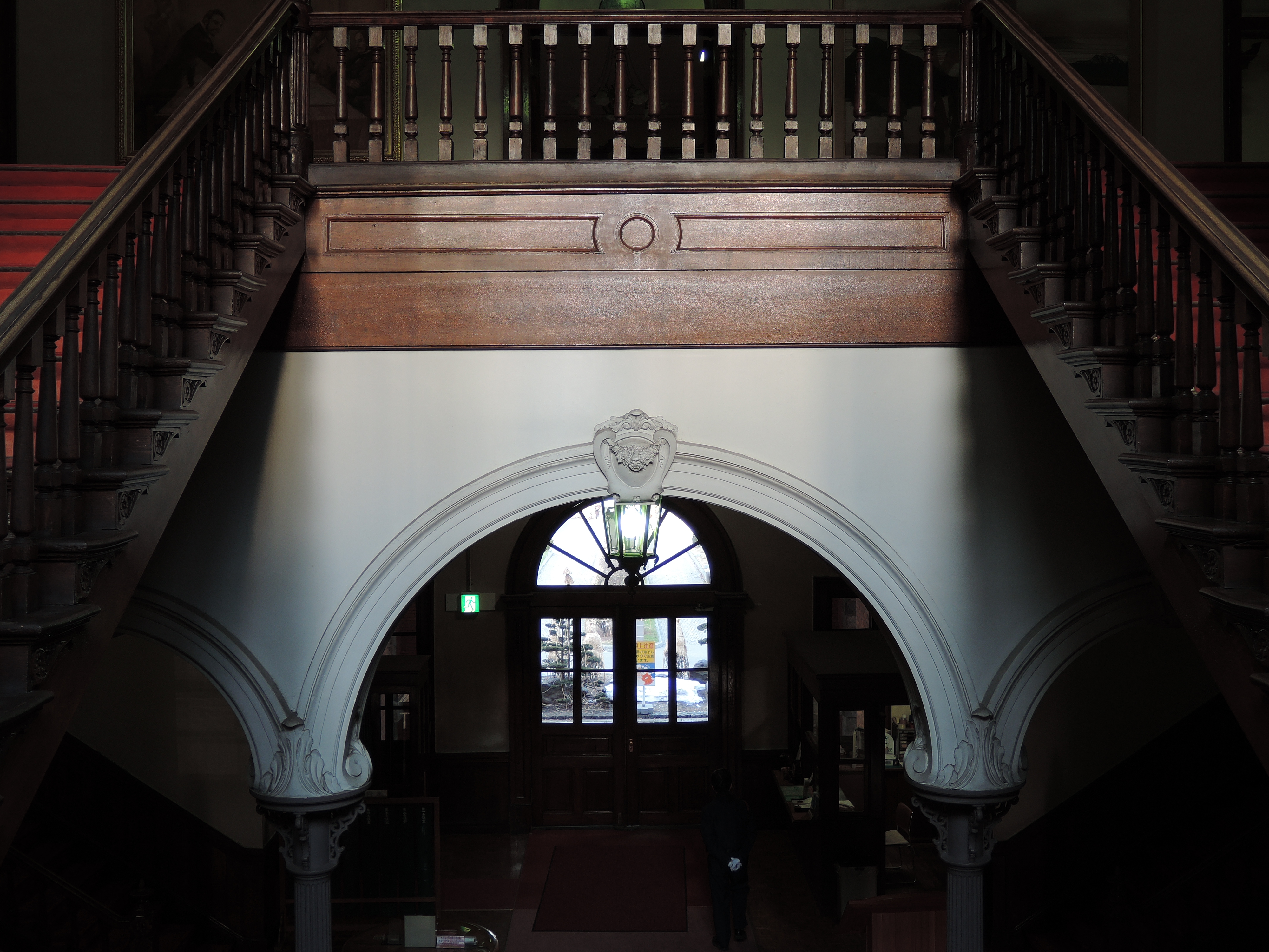 焦点距離ごとの開放F値をチェックするために撮ったうちの1コマ。AEブラケティングを使ったら書き込み待ちが長くてめげた。COOLPIX P330 / 4,000×3,000 / 絞り優先AE / 1/50秒 / F2.5 / -0.3EV / ISO80 / WB：AUTO1 / 7.5mm（35mm相当）