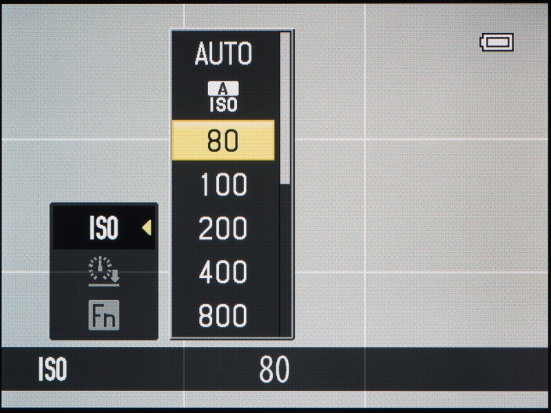 ISO感度を選ぶとこんな表示になる。違う機能を呼び出したいときは左キー→下キーで「Fn」を選んで右キーを押す。