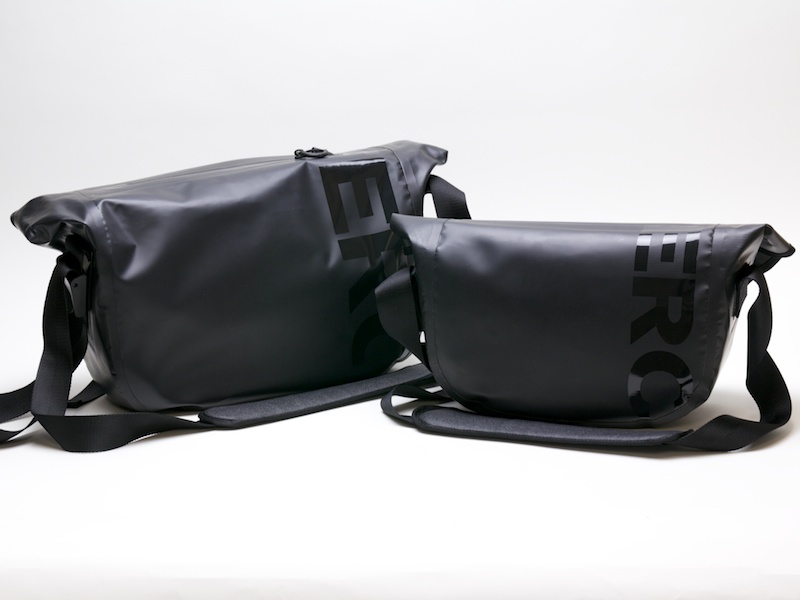 メッセンジャーバッグ（M）とメッセンジャーバッグ（S）