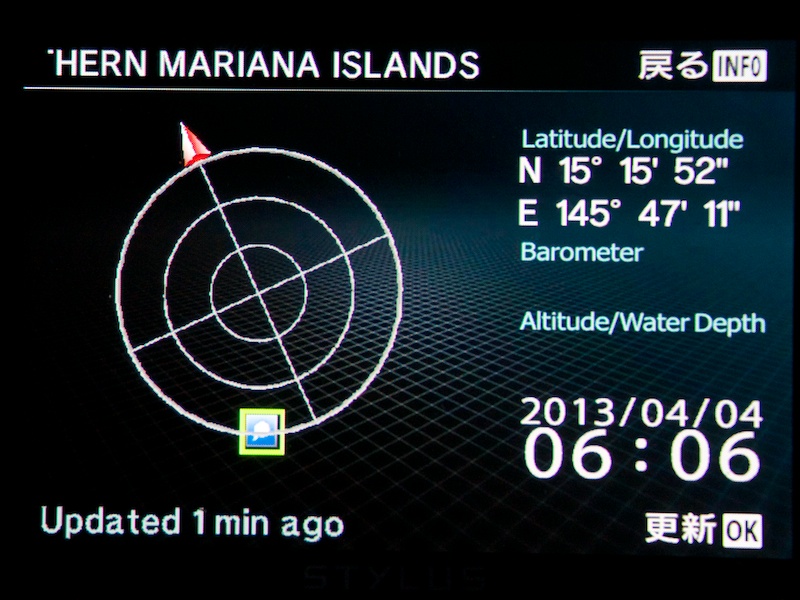 GPS衛星を捕捉していると、DISPボタンによる表示切替で緯度・経度情報が表示できる。TG-1ではMENUボタン長押しだった