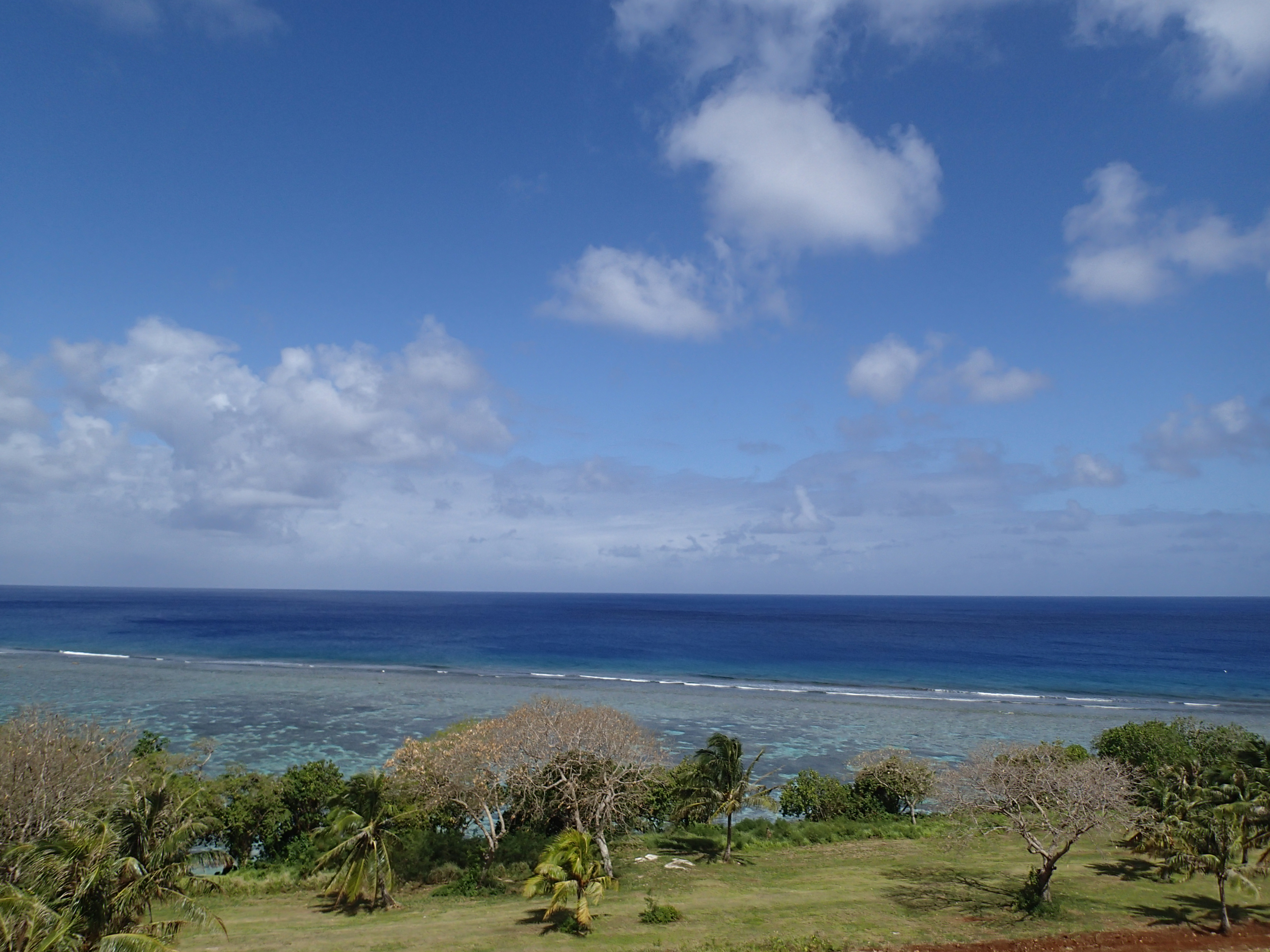 リーフスイート4階ベランダからの眺め。左がプログラムオート、右がiAUTO
