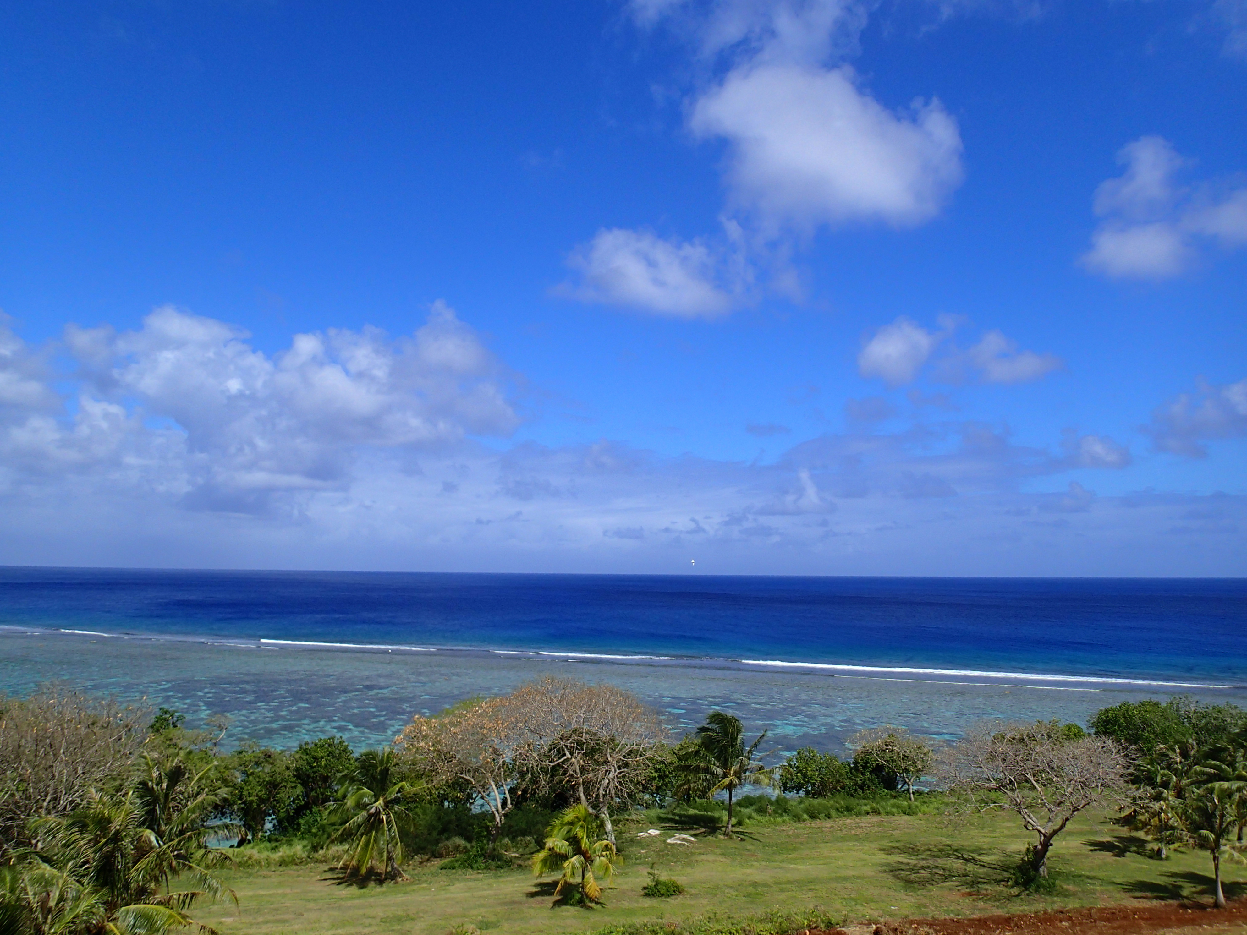 リーフスイート4階ベランダからの眺め。左がプログラムオート、右がiAUTO