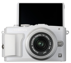 自分撮りモニター搭載の「OLYMPUS PEN Lite E-PL6」 - デジカメ