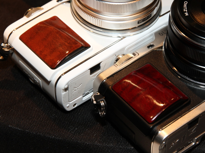 ボディカラーに応じたカラバリを用意。木部の模様は個体ごとに異なる