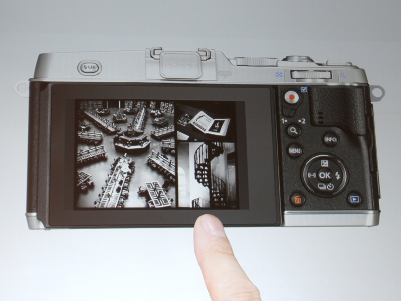 カメラ内で組写真を記録できる「フォトストーリー」も搭載