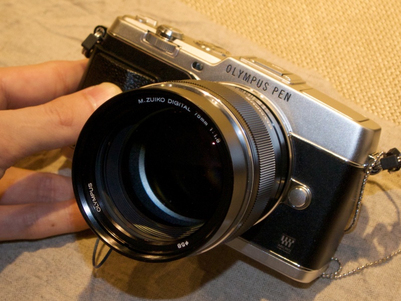 75mm F1.8ブラック