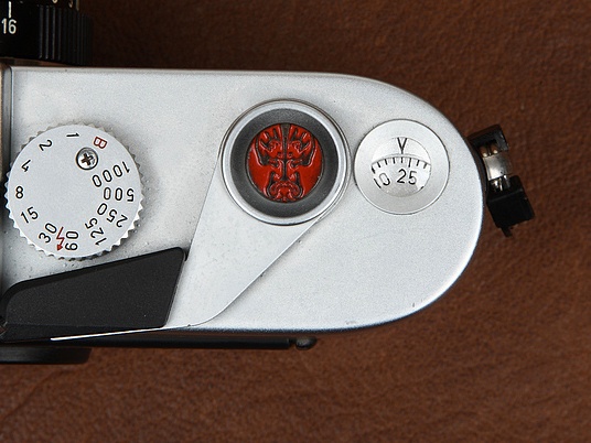 9110/soft button face red