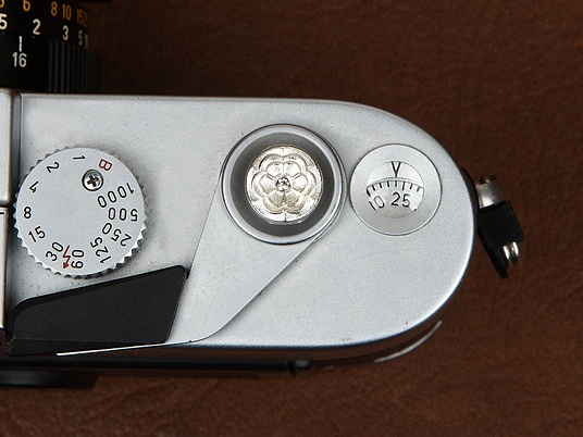 9115/soft button flower silver