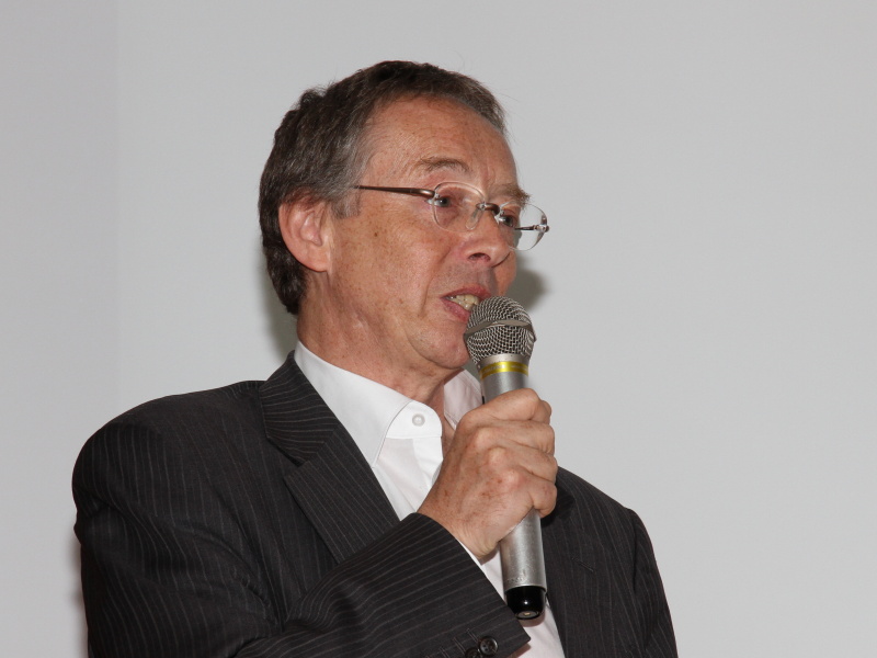 カールツァイス株式会社代表取締役社長のロルフ・バイヤスドルファー氏