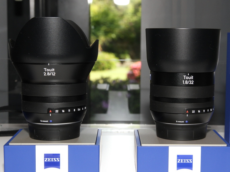 Xマウント用。左からTouit 2.8/12、Touit 1.8/32
