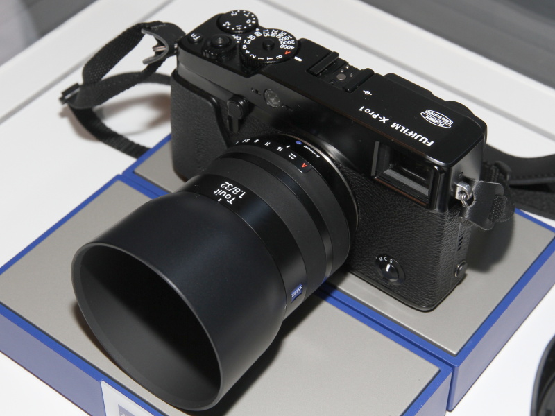 X-Pro1にTouit 1.8/32を装着