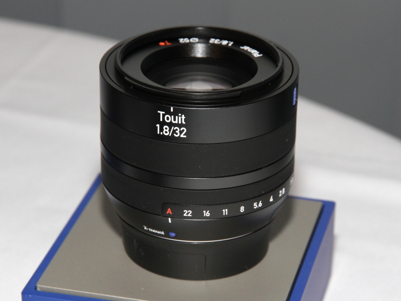 Touit 1.8/32（Xマウント用）