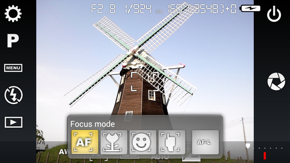 フォーカスモードは、AF、フォーカスロックのほか、マクロや顔認識などを搭載