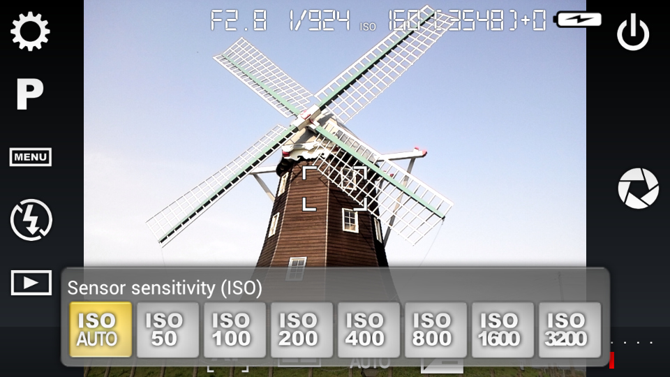 ISO感度は、最小値ISO50〜最大値3200の7段階＋AUTO。かなり細かく設定できる