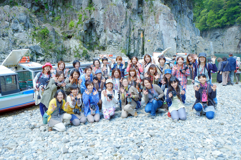 ウォータージェット船が途中の休憩場所は、左側が奈良県、正面が三重県、右手が和歌山県と、三県を一望できる場所。Googleマップで位置情報を確認すると、本当に県境にいることが確認できました。