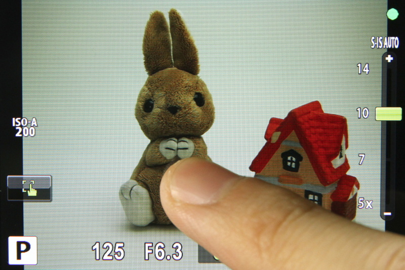 拡大位置はタッチ操作でも指定可能