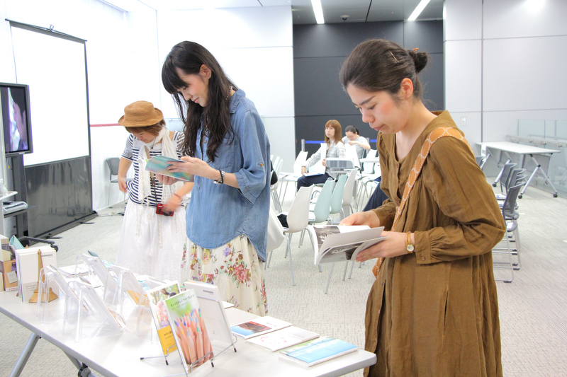 会場では、きょん♪さんが過去に制作したフォトブックが置かれ、手に取って見ることができました。