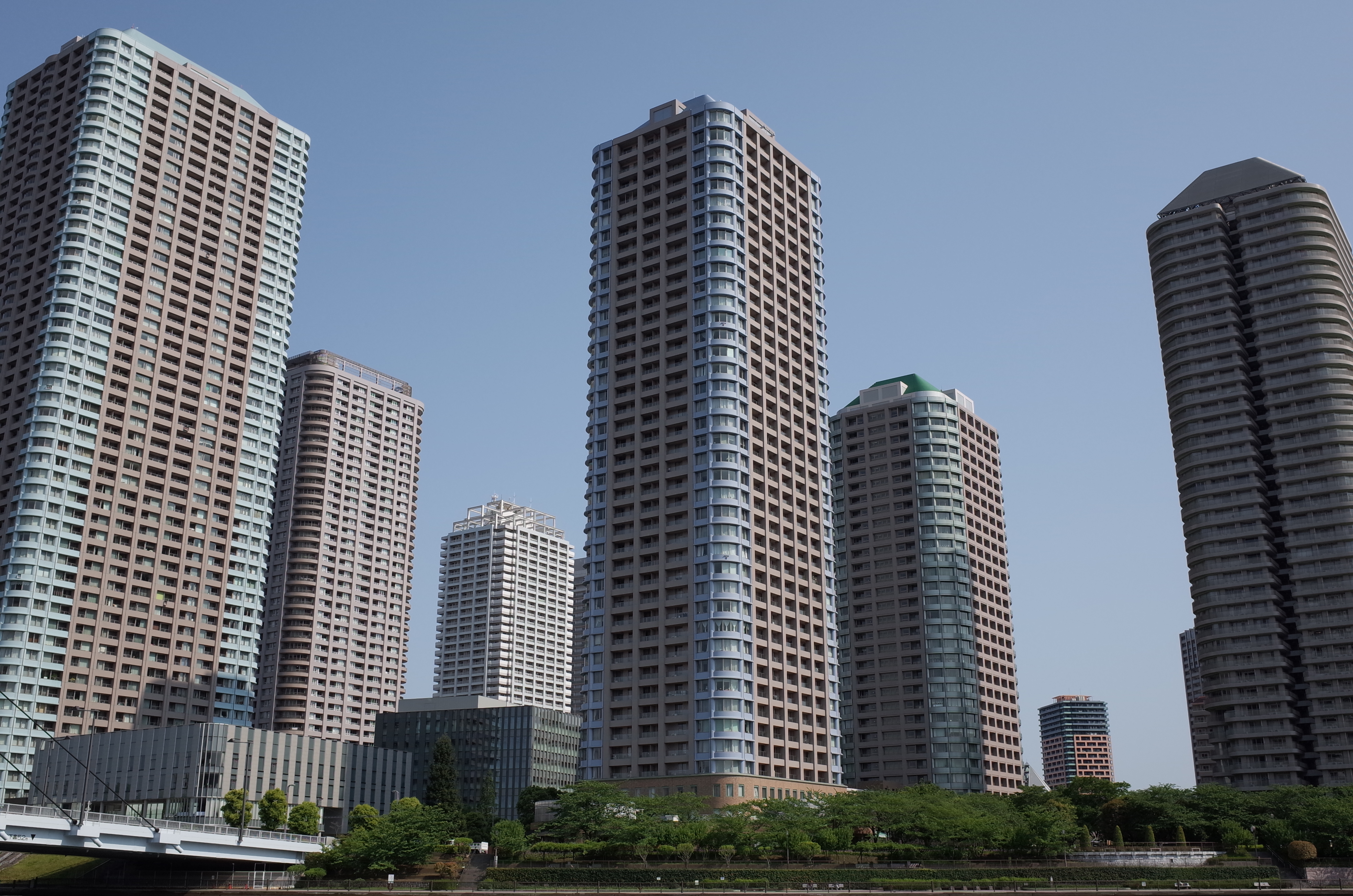 35mmクロップ機能。GR / 約4MB / 3,936×2,608 / 1/640秒 / F5.6 / 0EV / ISO100 / 18.3mm