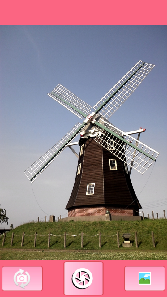 「カメラ」アイコンをタップすると、撮影モードに切り替わる