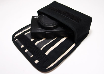 ブラック・カーボンストライプ