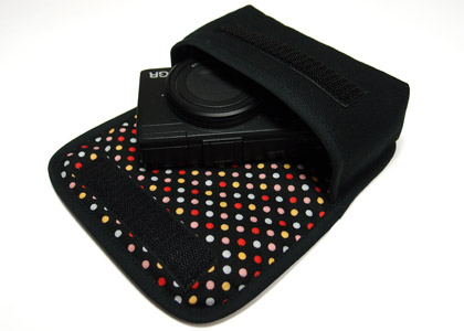 ブラック・カラフルドット