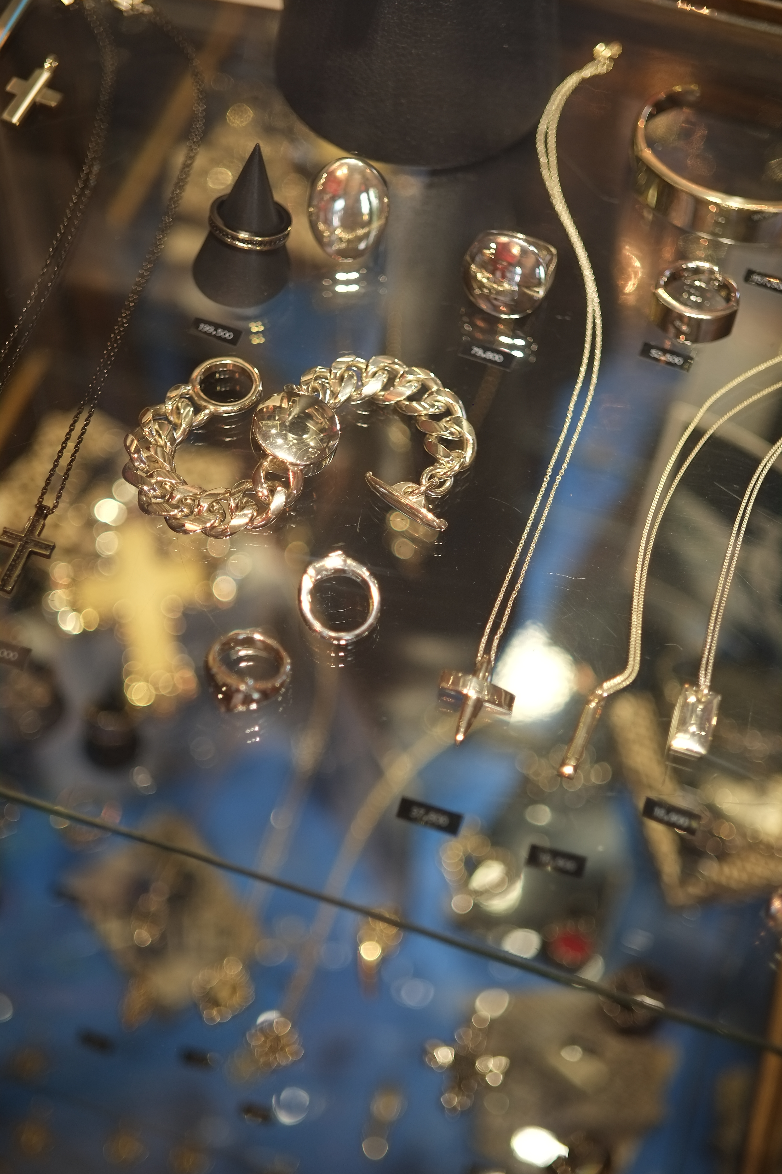 X-Pro1 / Touit 1.8/32 / 約4.3MB / 4,896×3,264 / 1/52秒 / F1.8 / -0.7EV / ISO250 / 絞り優先AE / WB：オート / 32mm