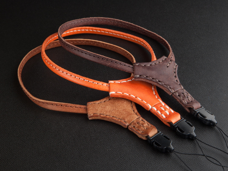 ユリシーズのスプートニク2は3,885円。レザーとステッチのカラーバリエーションが豊富だ