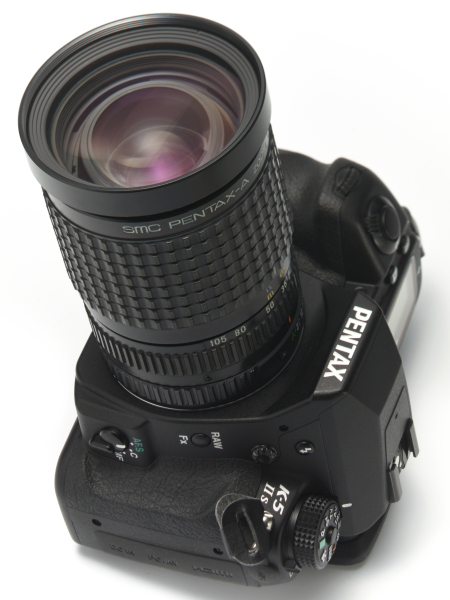 smc PENTAX A 35-105mm　F3.5ズームレンズ。F2.8通しのズームレンズが登場するのはこれより一世代あとの話であり、F3.5通しの3倍ズームは画期的なものだった。（紙幅の都合でこのレンズの実写作例は割愛）