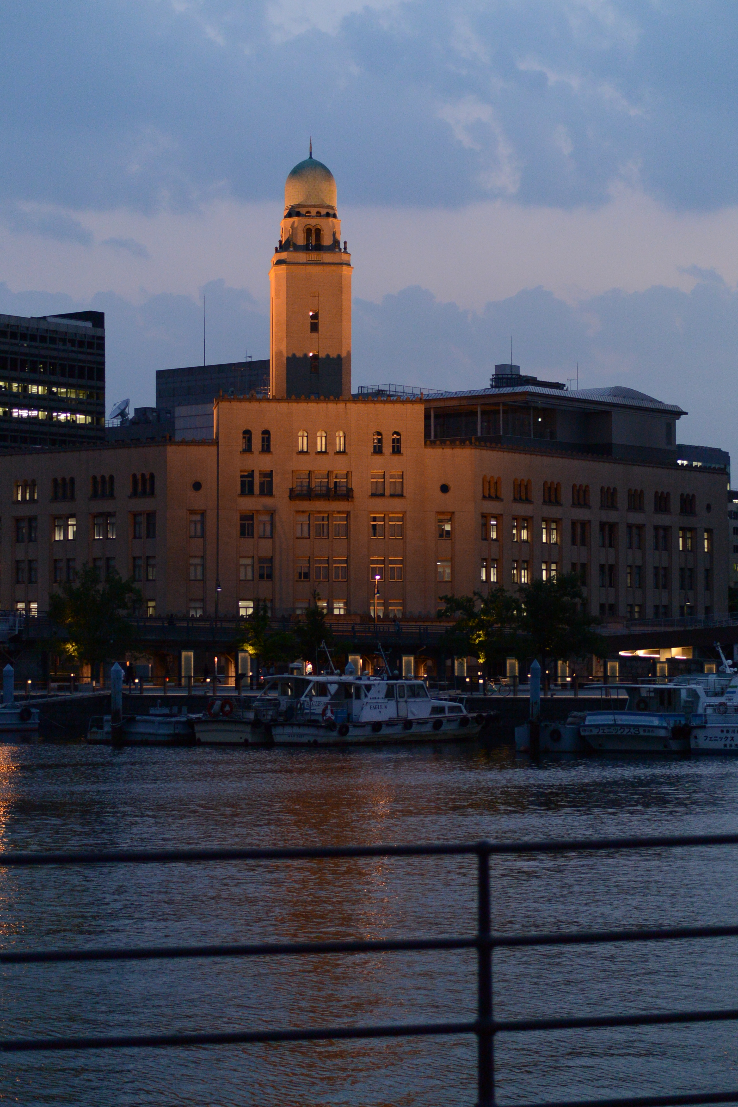 Nikon 1 V2 / 1 NIKKOR 32mm F1.2 / 約7MB / 3,072×4,608 / 1/80秒 / F1.2 / -1EV / ISO160 / 絞り優先AE / WB：晴天 / 32mm