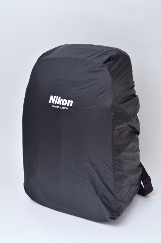 キャンペーン品にのみ付属するレインカバーと刻印入りネームタグ