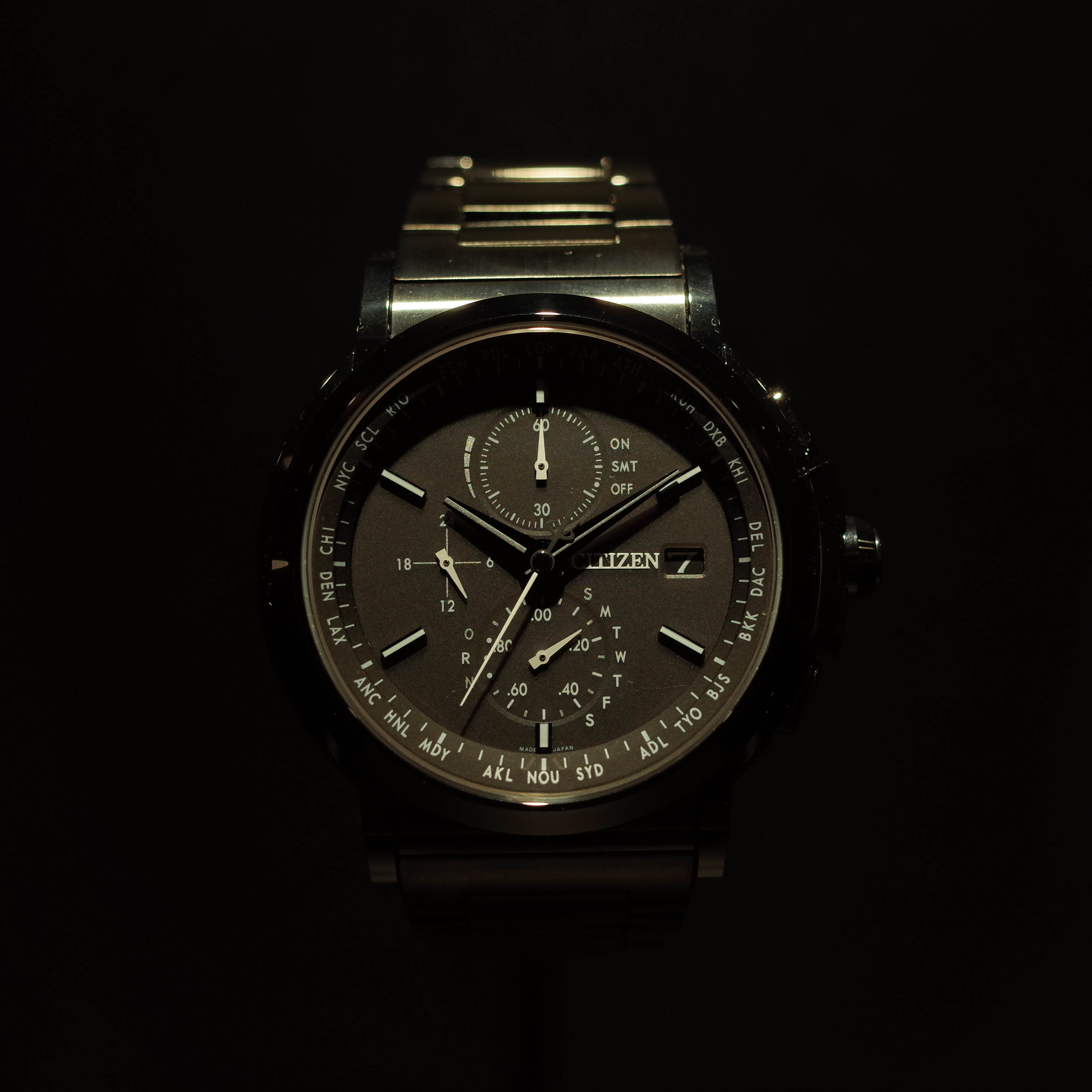 マクロ撮影。でスクエアフォーマット。GRはデフォルトが3:2のアスペクト比です。GRでも28mmモードのまま寄る方法の1つでもあります。これ以外に、使用する画素数は減りますが、4:3のアスペクト比も選べます。GR / 約3.3MB / 3264x3264 / 1/45秒 / F4 / -1.3EV / ISO320 / プログラムAE / WB：オート / 18.3mm