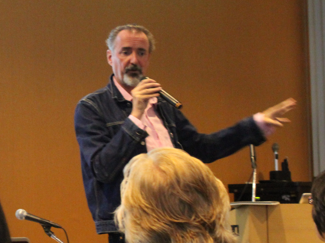 クリス・ライリー氏