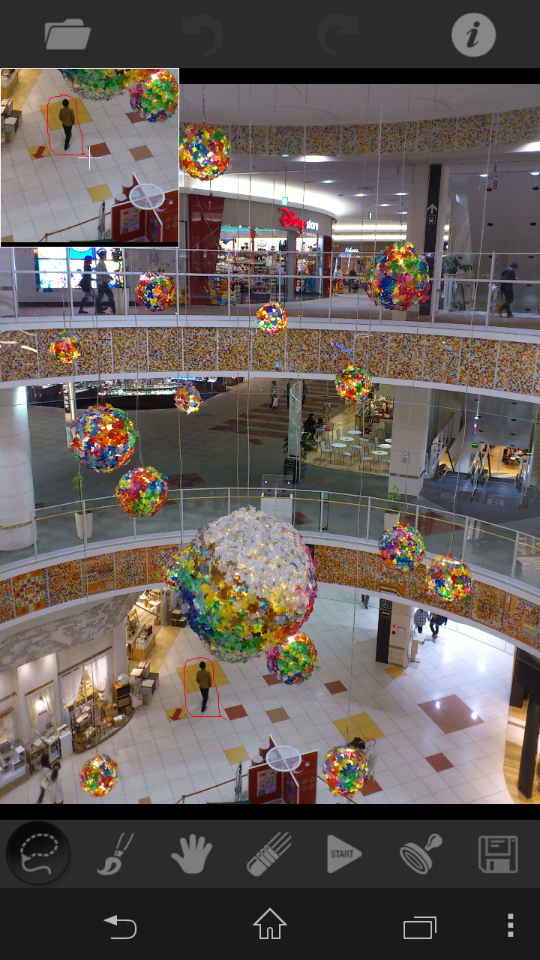 「投げ縄」を使って対象を選択したところ。画面左上には囲み具合が別途表示される。なお、実画面では、対象が指で隠れて見えないという状況だ