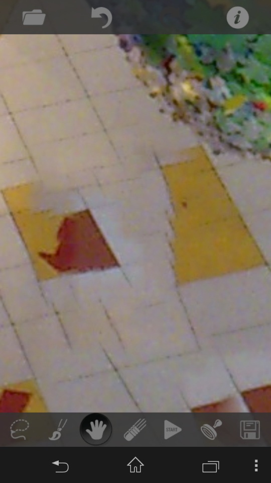 拡大してみると、補間具合が好ましくない