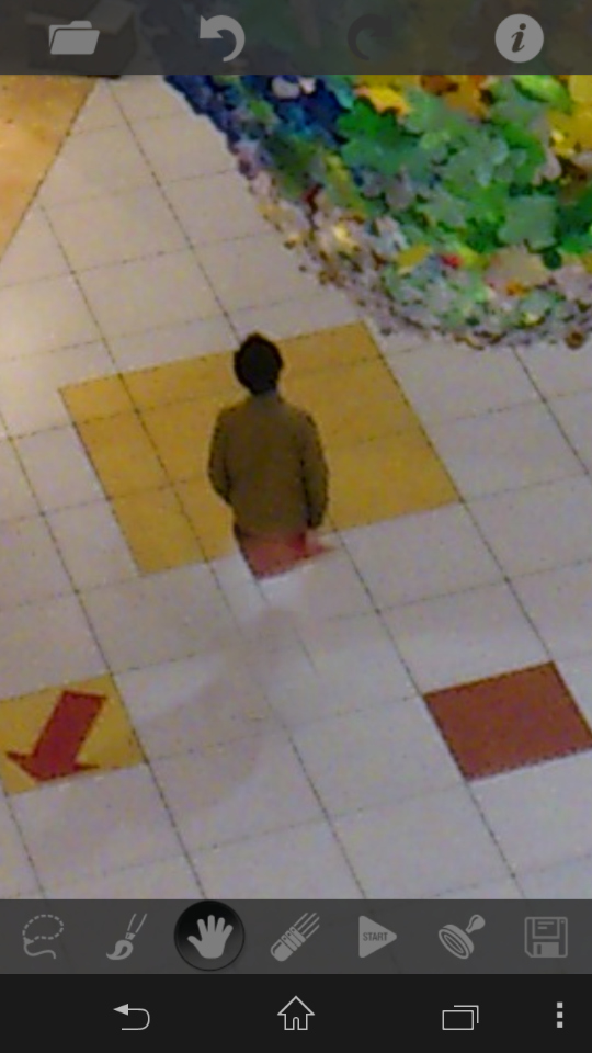 一気に選択して削除・補間処理を行なうのもよいが、少しずつ範囲指定し、スタートすることで、精度が上がる