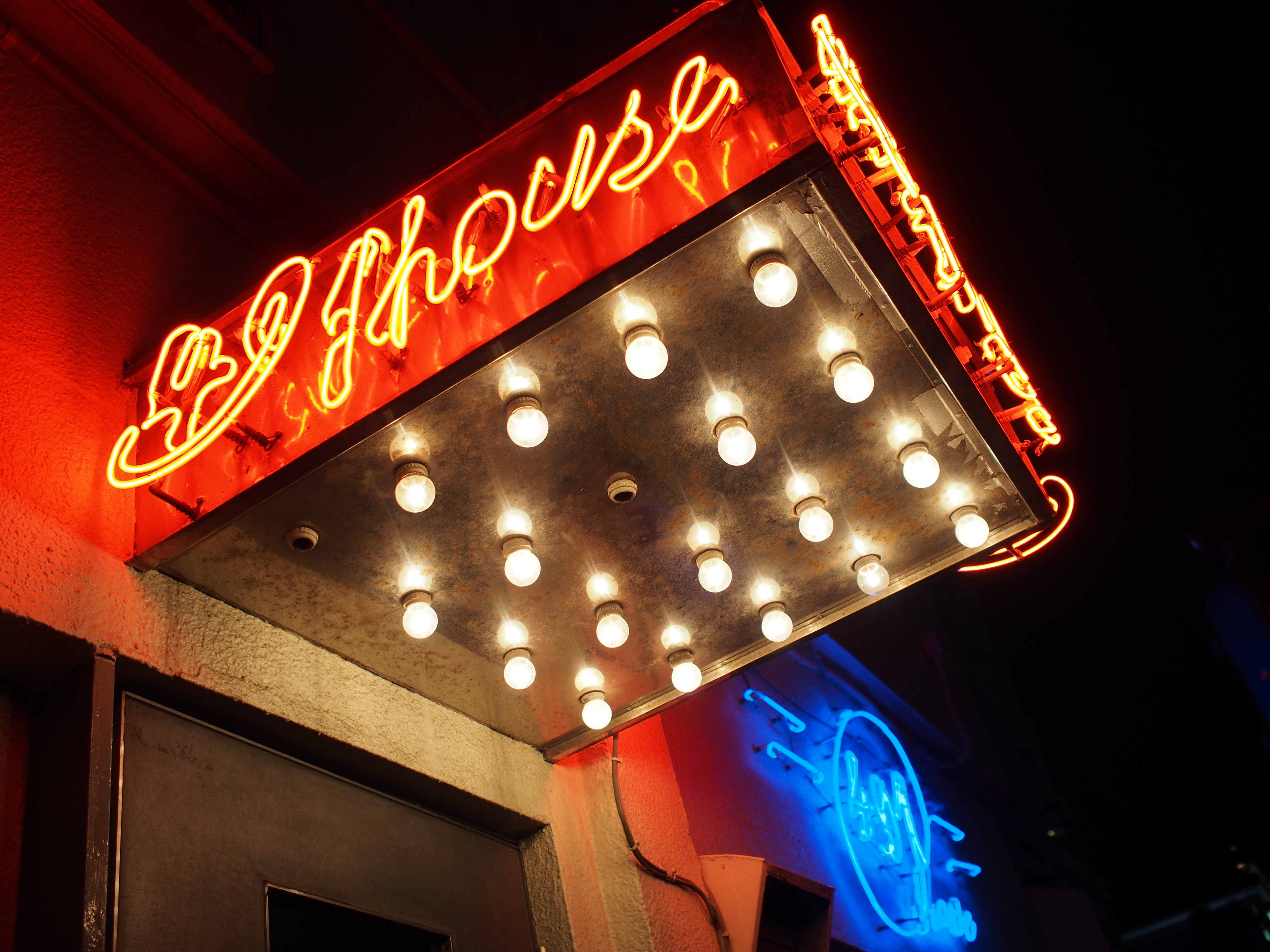 1/500秒 / F2.2 / +0.3EV / ISO500 / 絞り優先AE / WB：オート / 17mm