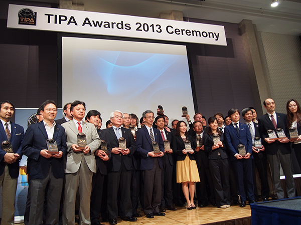 TIPA Award授賞式恒例の集合写真撮影の様子