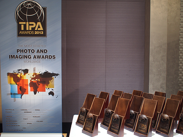 各カテゴリーごとに40もの受賞盾が用意されている