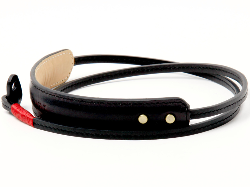 オリーブブラック