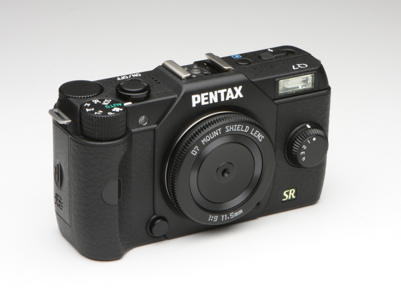 新しい「07 MOUNT SHIELD LENS」。35mm判換算で52.9m相当。描写はトイカメラを模したものとなる。