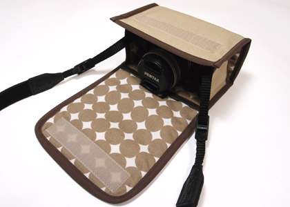 ライトベージュ