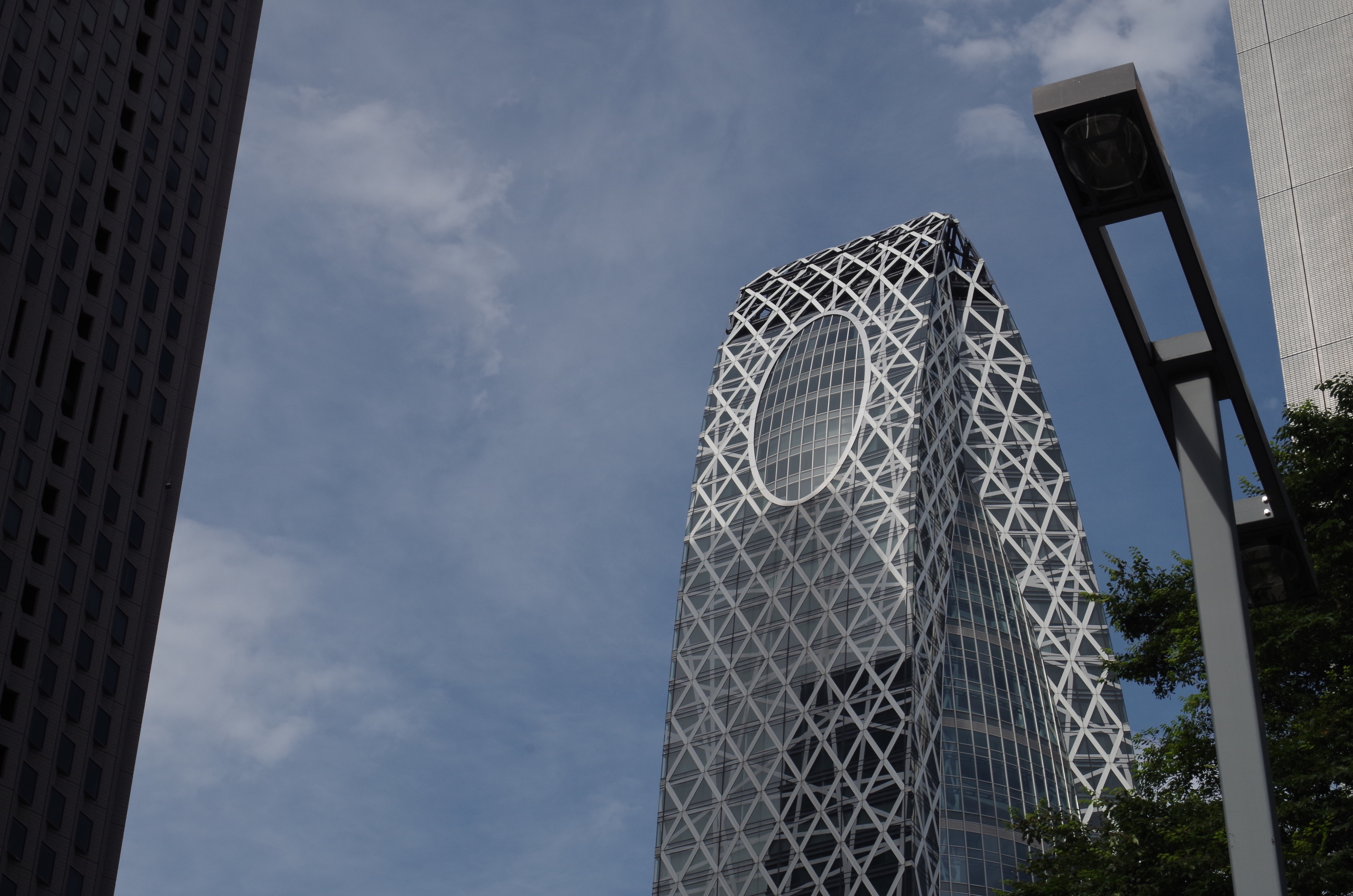 手持ち撮影。HDR AUTO使用。DA 17-70mm F4 AL[IF]SDM / WB：マニュアル / 43mm