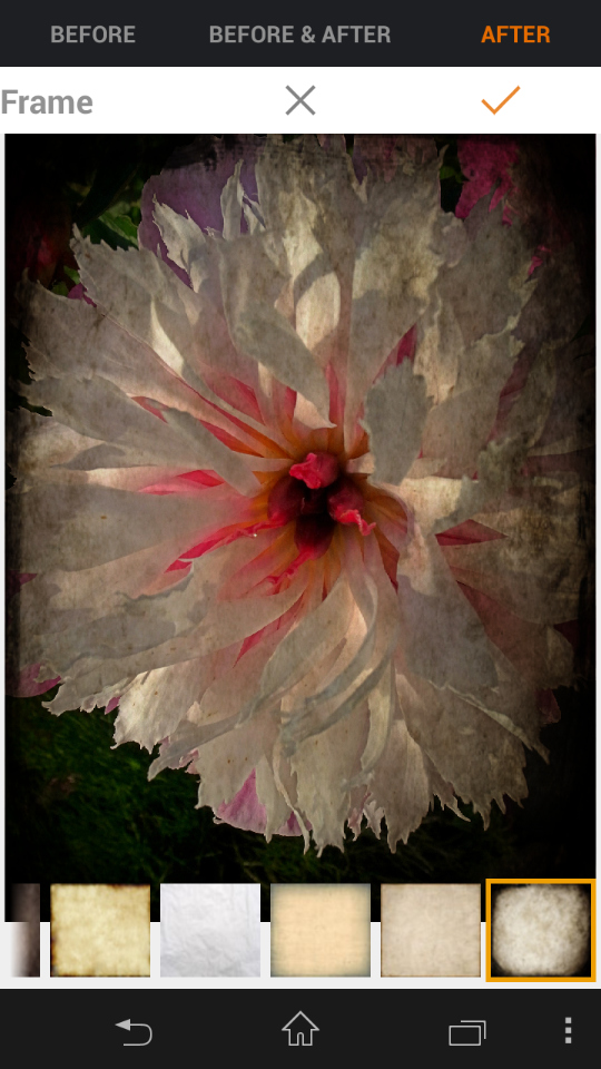 単純なフレームだけでなく、古ぼけた風合いになるフィルタ効果付きフレームも搭載