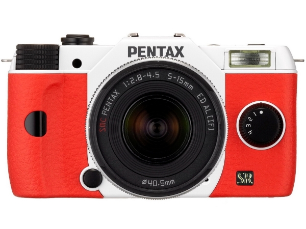 Q7のオリジナルカラー。左上から時計回りにレッド、オレンジ、グリーン、ブルー。