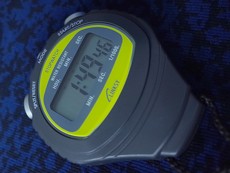 スマートフォンへの転送にどのくらい時間がかかるのか計るため、ストップウォッチも購入。