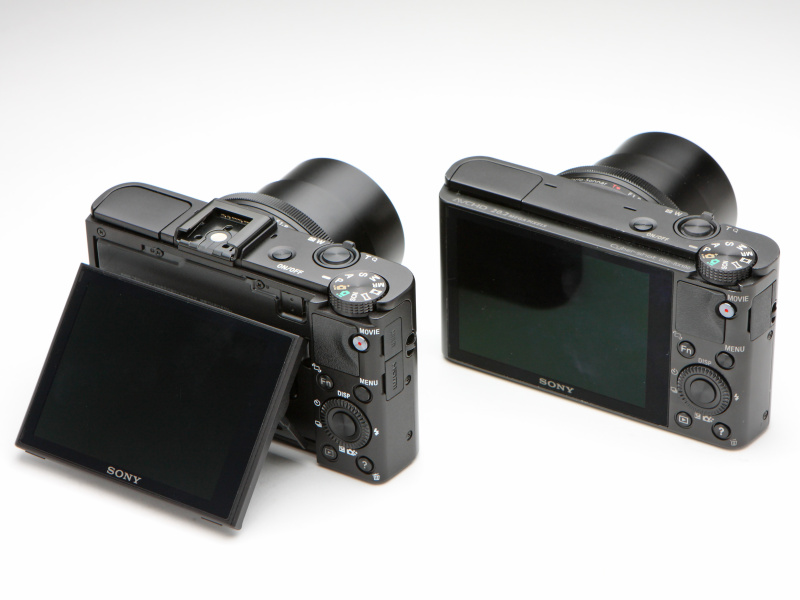 左がRX100M2、右がRX100。RX100からの外観の主だった変更点は、マルチインターフェースシューとチルト方式の液晶モニターとなる。そのほかの部分に基本的な変更はない。